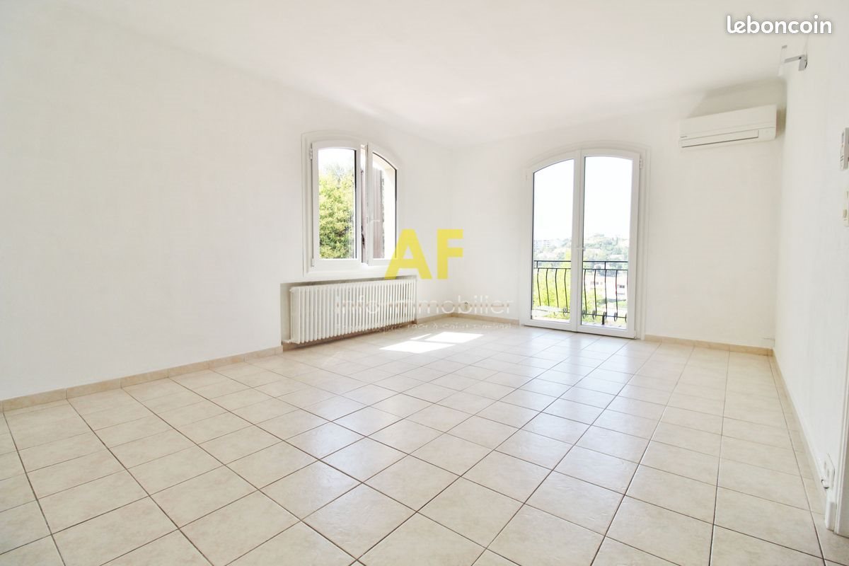 Appartement à louer, 76m², Saint-Raphaël