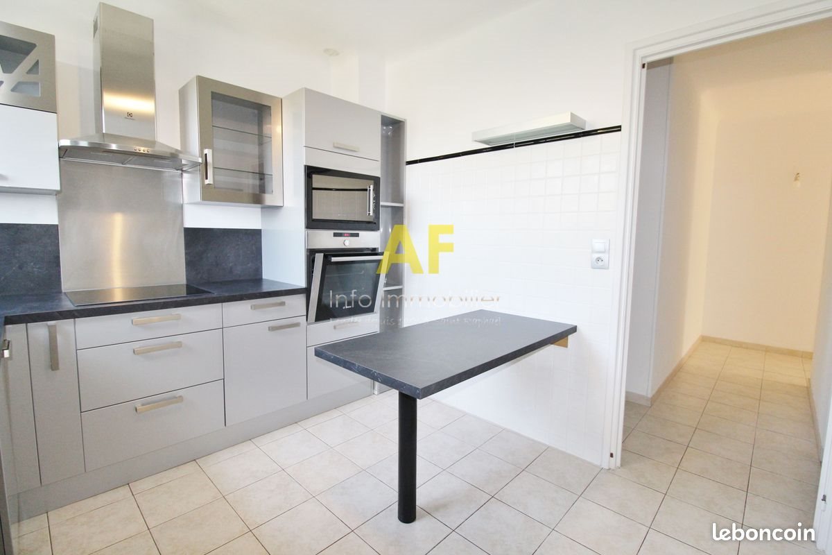 Appartement à louer, 76m², Saint-Raphaël