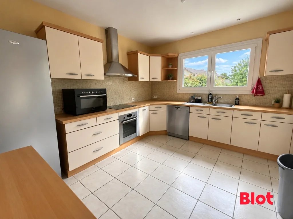 Maison à vendre, 165m², Montreuil-le-Gast