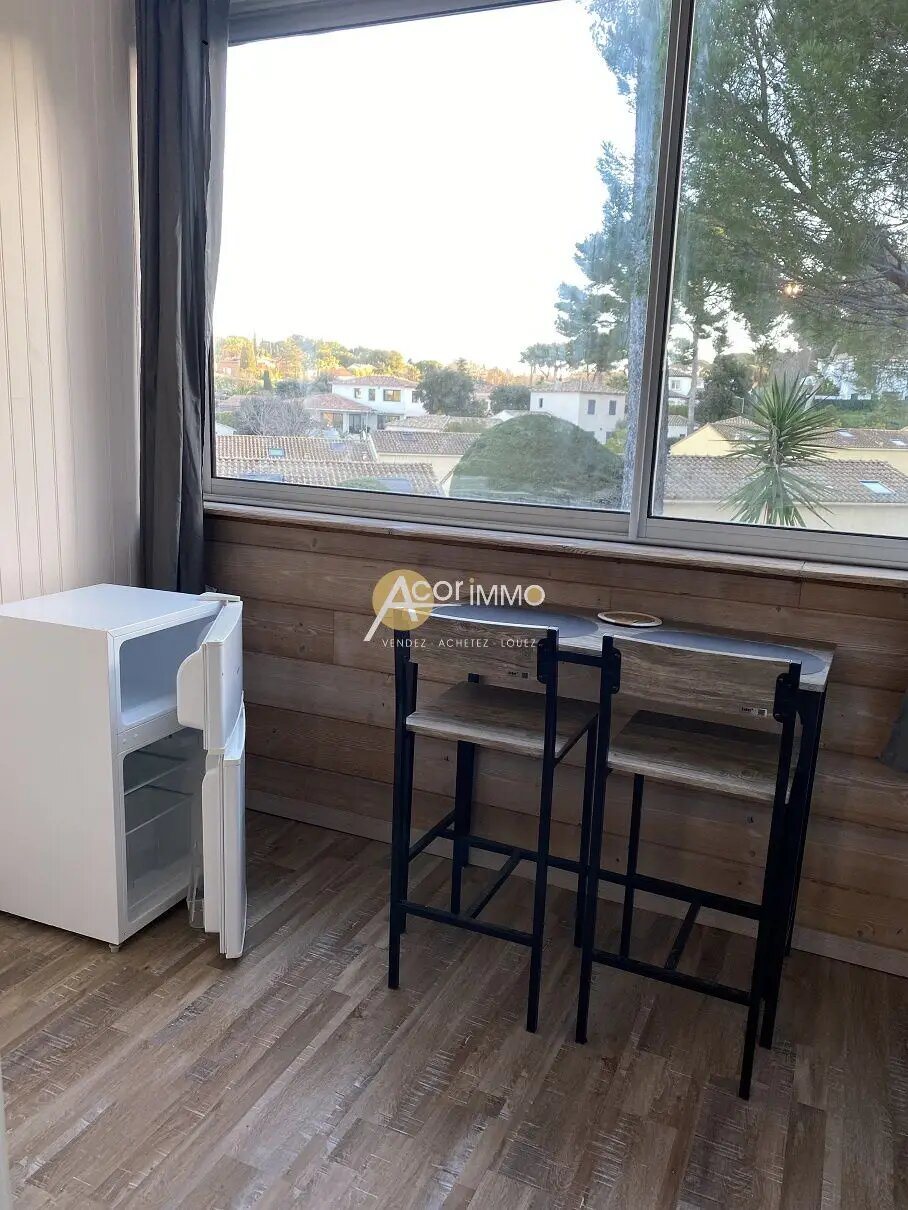 Appartement à louer, 17m², Sanary-sur-Mer