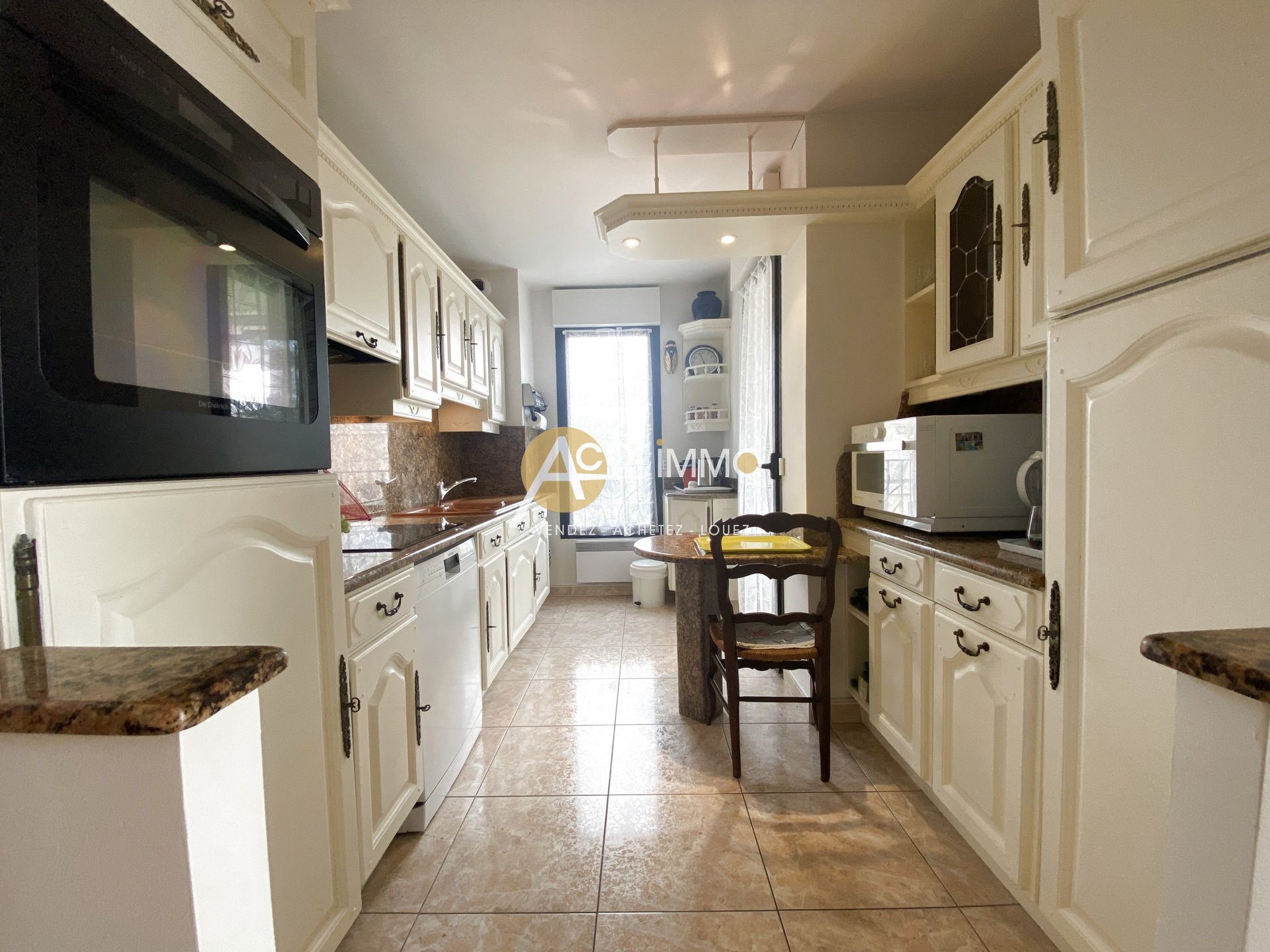 Appartement à vendre, 100m², Sanary-sur-Mer