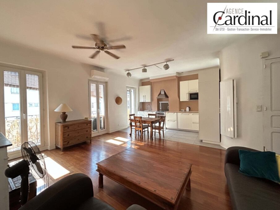 Appartement à louer, 69m², Marseille 4ème