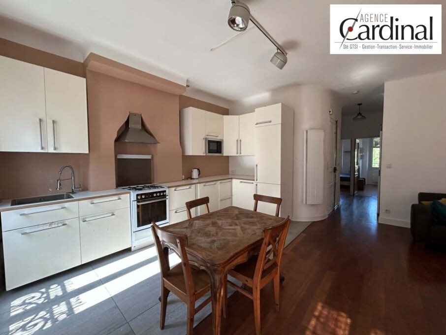 Appartement à louer, 69m², Marseille 4ème