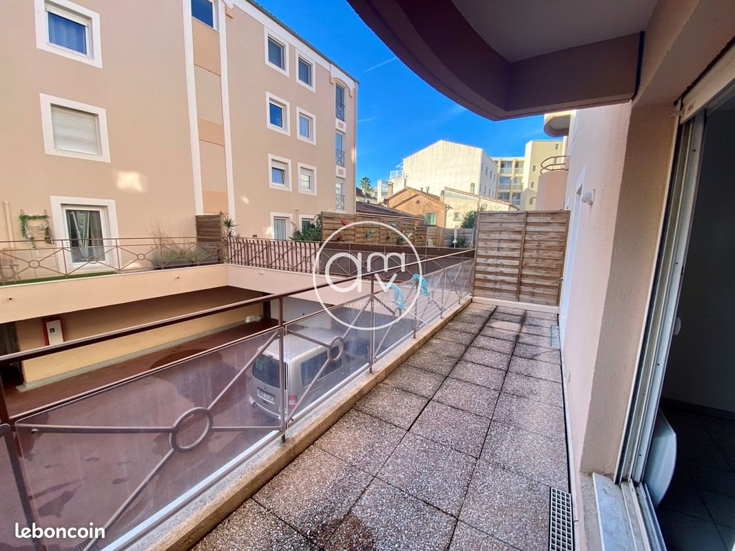 Appartement à louer, 39m², Hyères