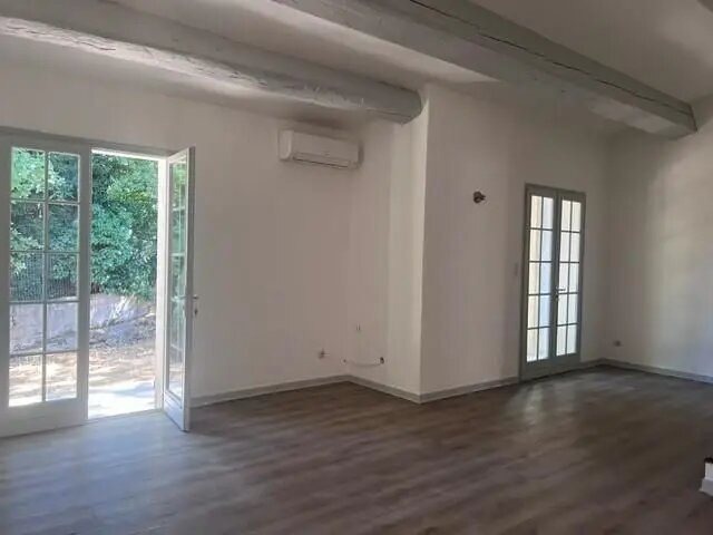 Appartement à louer, 74m², La Celle