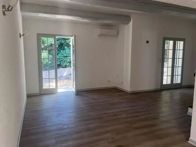 Appartement à louer, 74m², La Celle
