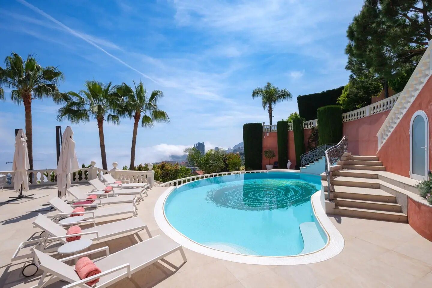 Maison à louer, 786m², Roquebrune-Cap-Martin