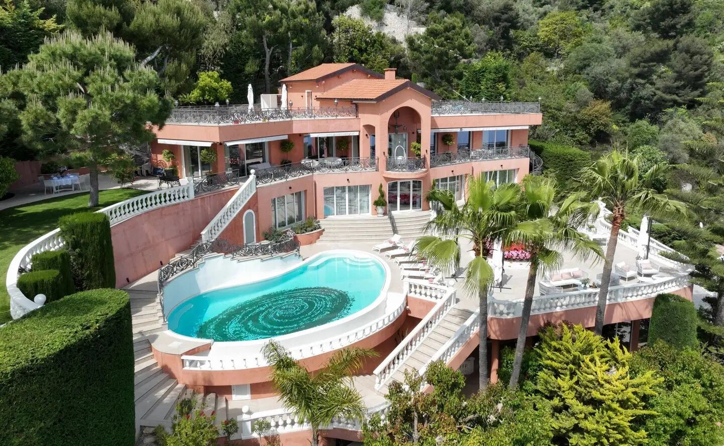 Maison à louer, 786m², Roquebrune-Cap-Martin