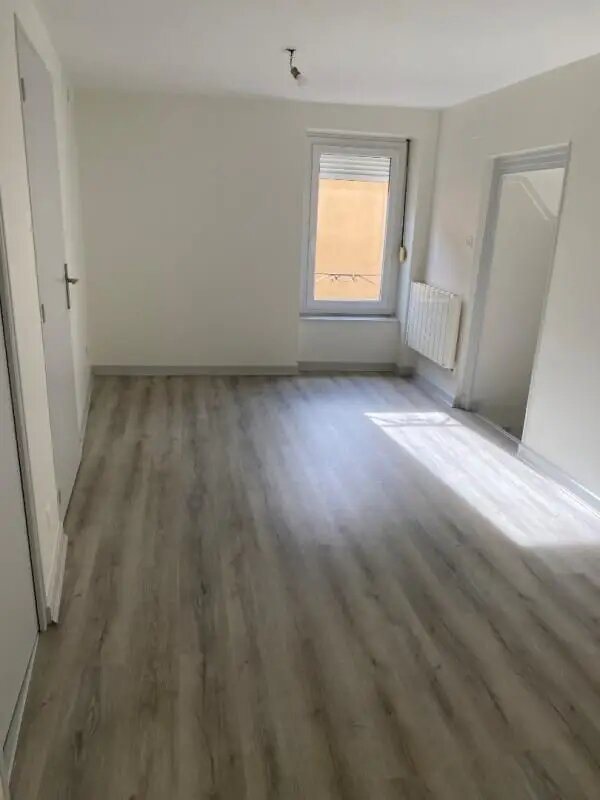 Appartement à louer, 43m², Fontaines