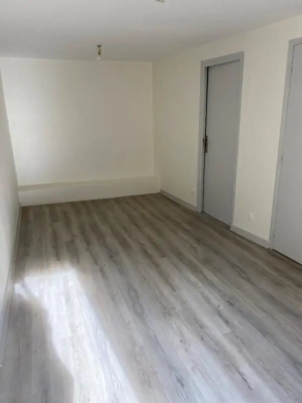Appartement à louer, 43m², Fontaines