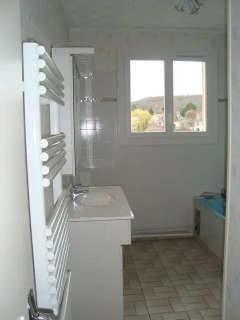 Appartement à louer, 77m², Désertines
