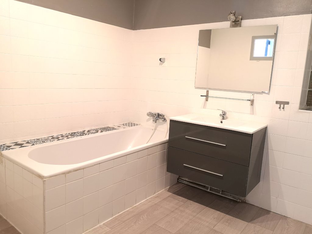 Maison à louer, 95m², La Fare-les-Oliviers