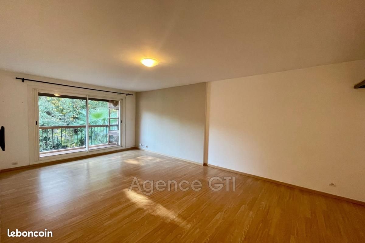 Appartement à louer, 51m², Hyères