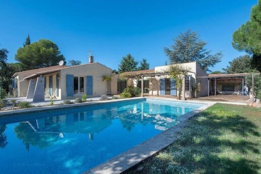 Maison 5 pièces 180 m² · à Aureille · 180 m² · 569 000 €