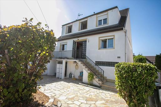 Maison 8 pièces 170 m² · à Champigny-sur-Marne · 170 m² · 590 900 €