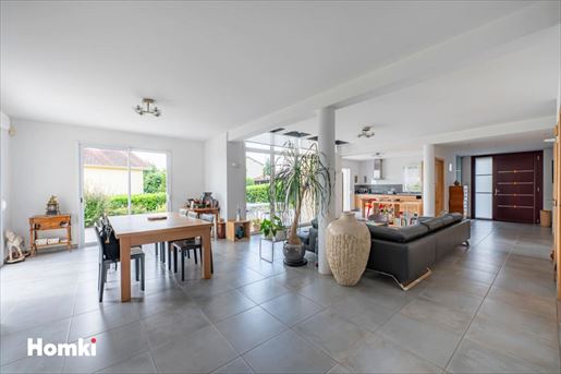 Maison 11 pièces 306 m² · à Vernaison · 306 m² · 1 110 000 €