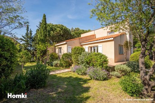 Maison 9 pièces 234 m² · à Saint-Cyprien · 234 m² · 490 000 €