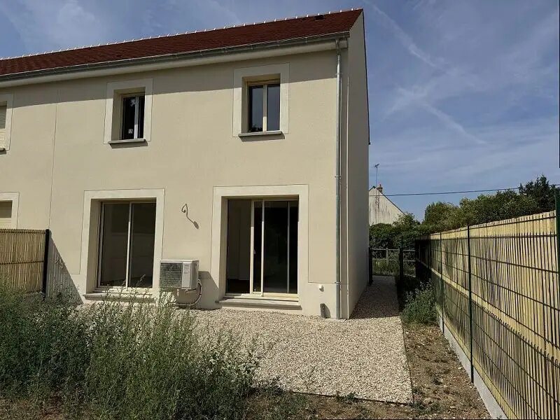 Maison à louer, 85m², Anet
