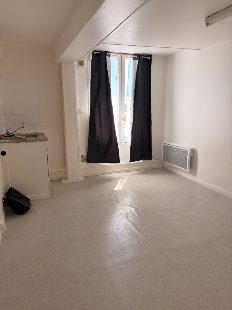 Appartement à louer, 16m², Saint-Quentin
