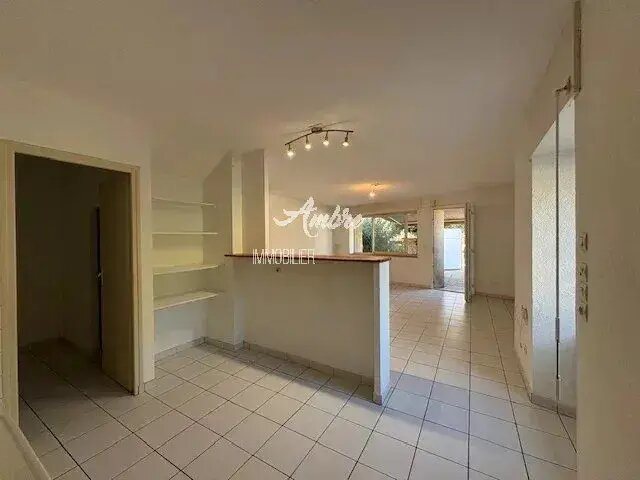 Appartement à louer, 78m², Montéléger