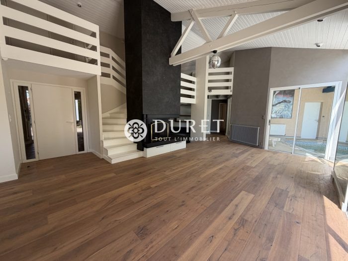 Maison à vendre, 232m², La Bruffière