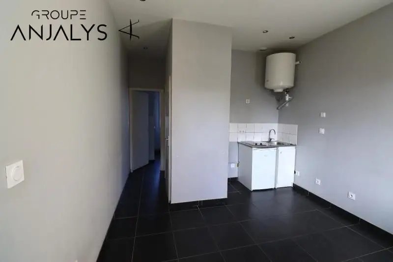 Appartement à louer, 27m², Vénissieux