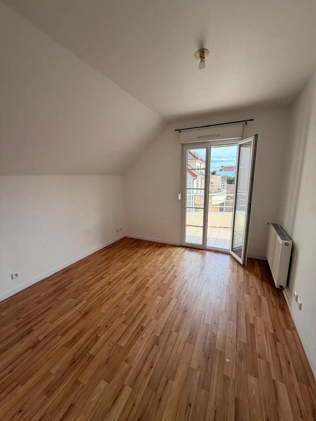 Appartement à louer, 45m², Pont-sur-Yonne