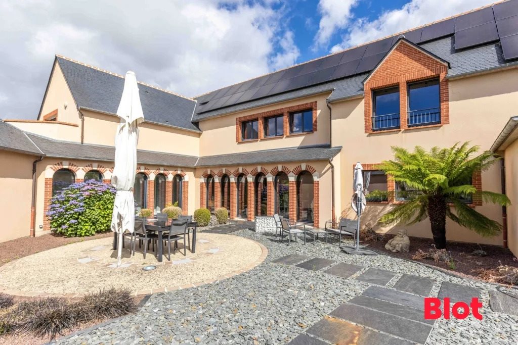 Maison à vendre, 659m², Bédée