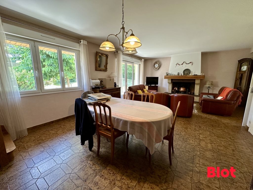 Maison à vendre, 147m², Montfort-sur-Meu