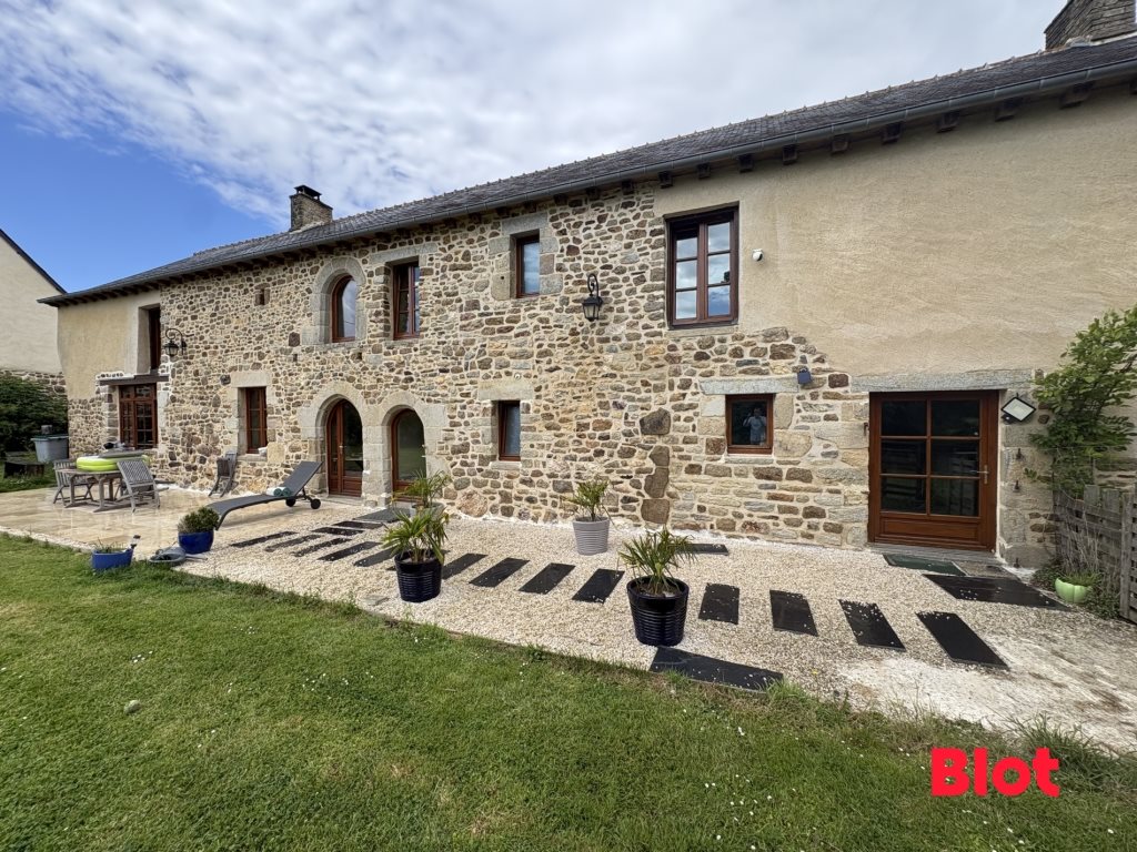 Maison à vendre, 250m², Médréac