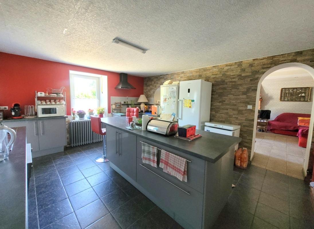 Maison à vendre, 142m², Gouttières