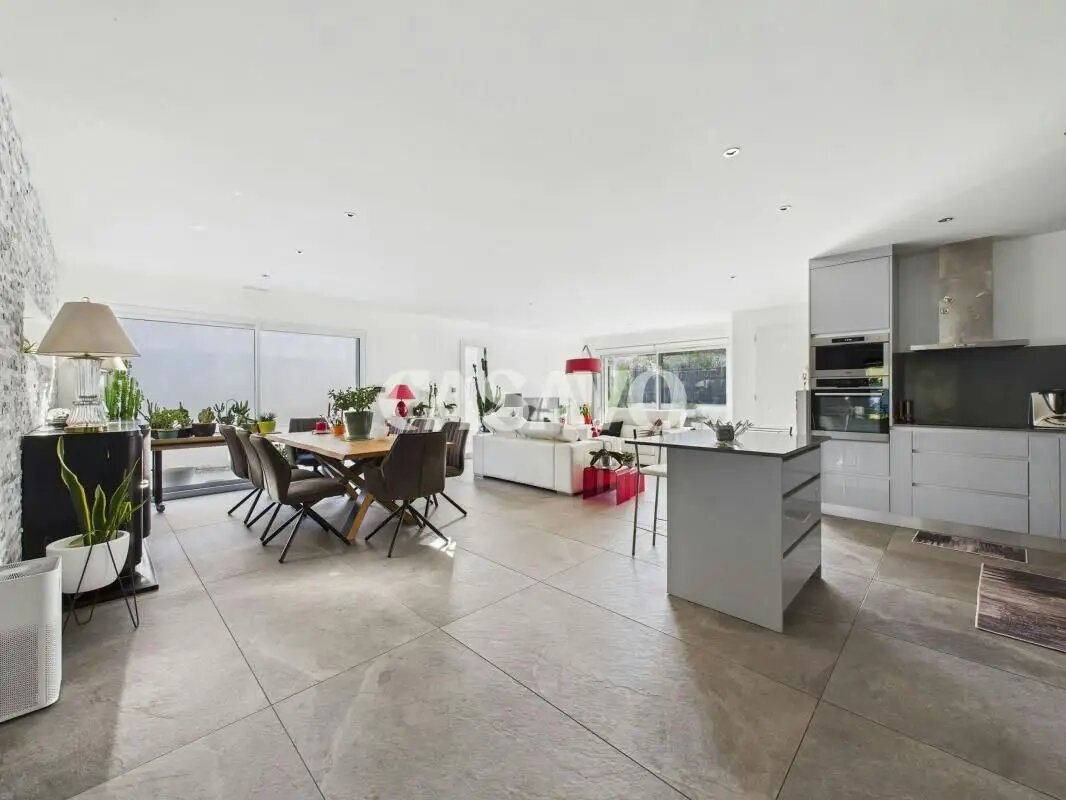 Maison à vendre, 136m², Yvrac