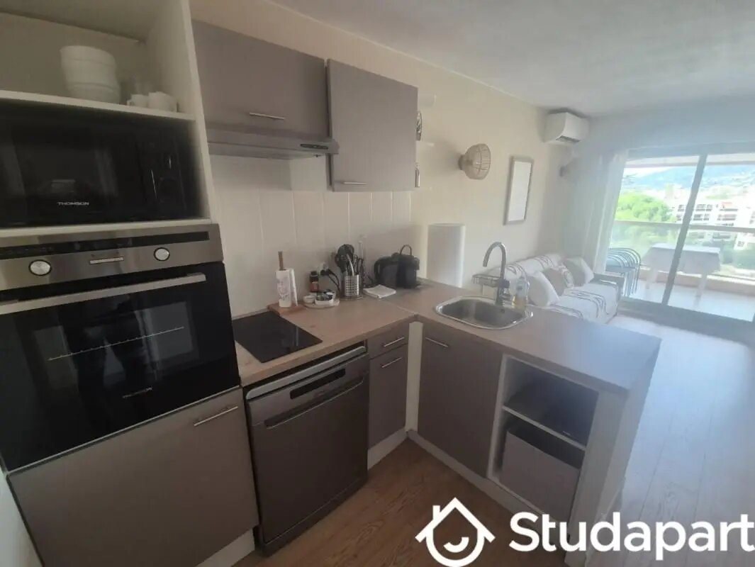 Appartement à louer, 34m², Vallauris