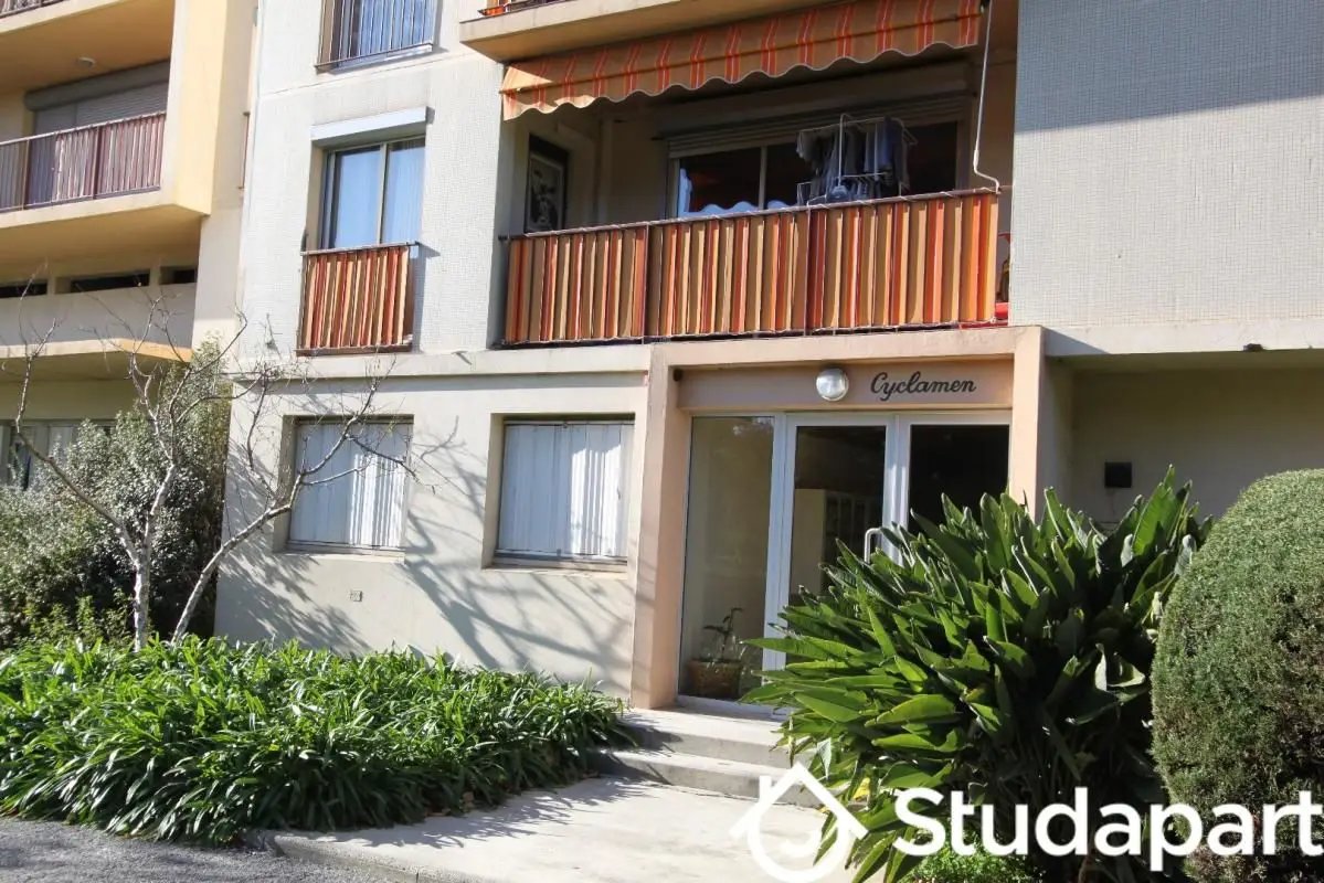 Appartement à louer, 17m², Antibes