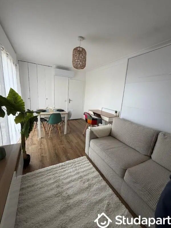 Appartement à louer, 28m², Saint-Laurent-du-Var