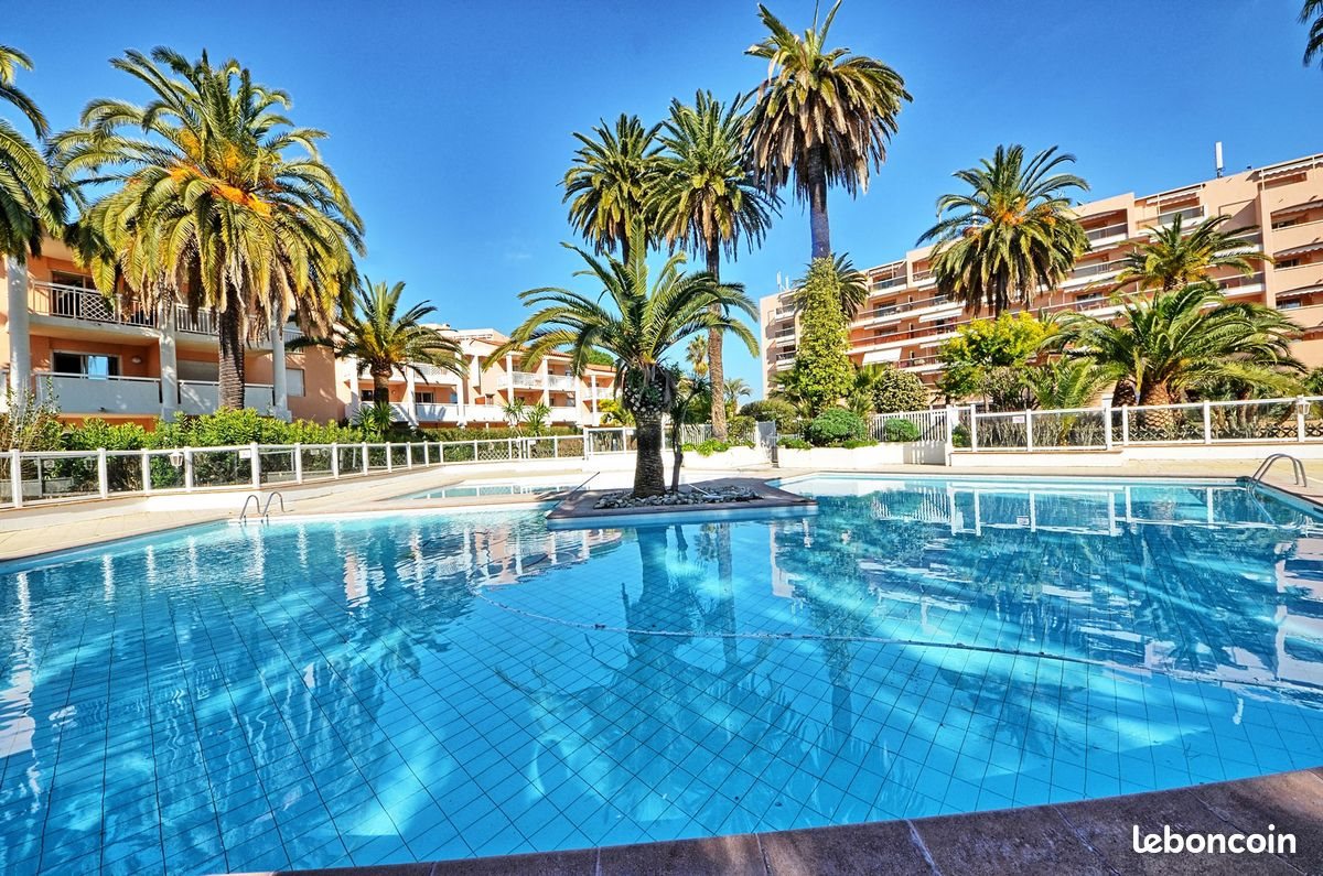 Appartement à louer, 30m², Vallauris