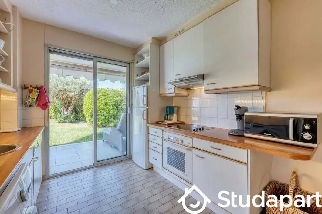 Appartement à louer, 90m², Antibes