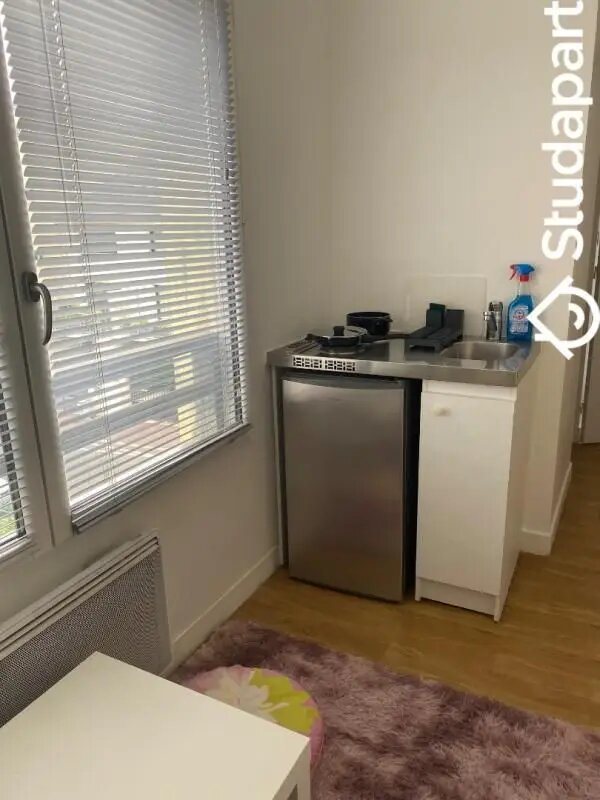Appartement à louer, 13m², Suresnes
