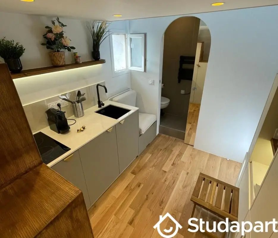 Appartement à louer, 9m², Paris 8ème