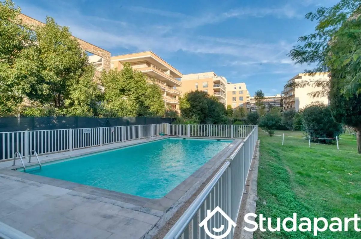 Appartement à louer, 60m², Antibes