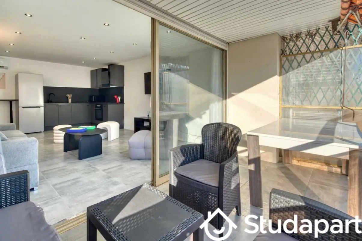 Appartement à louer, 60m², Antibes