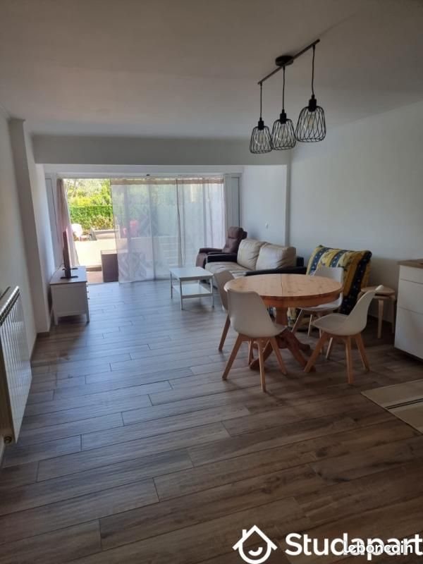 Appartement à louer, 66m², Antibes