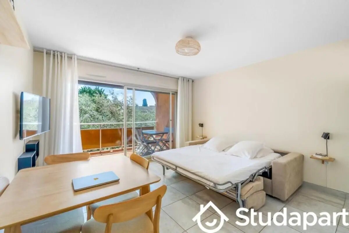 Appartement à louer, 33m², Vallauris