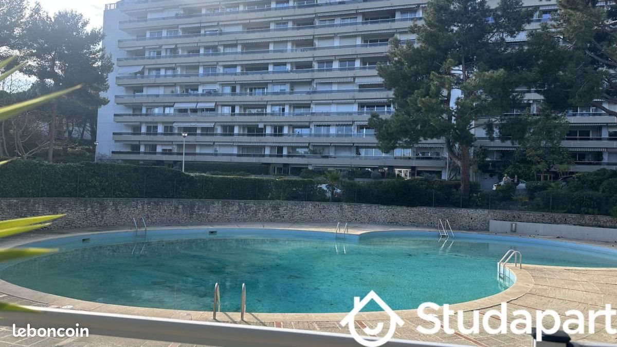 Appartement à louer, 17m², Marseille 8ème
