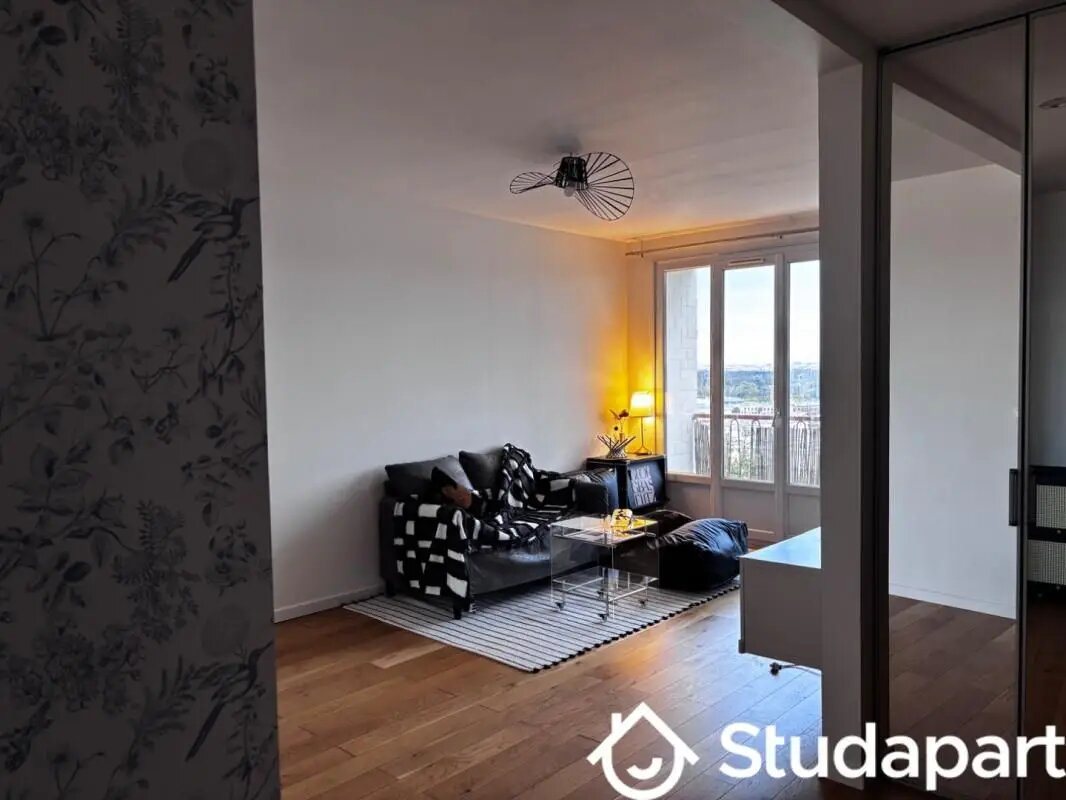 Appartement à louer, 56m², Suresnes