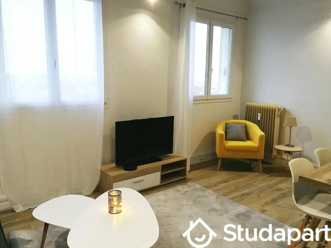 Appartement à louer, 80m², Nîmes