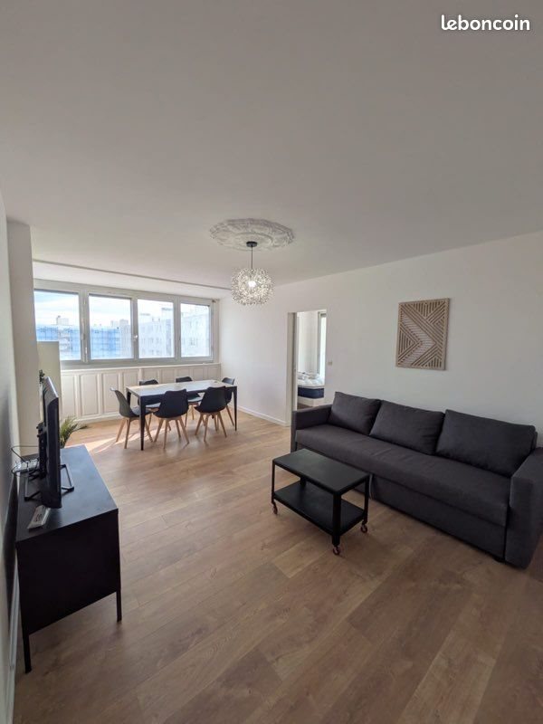 Appartement à louer, 93m², Nîmes