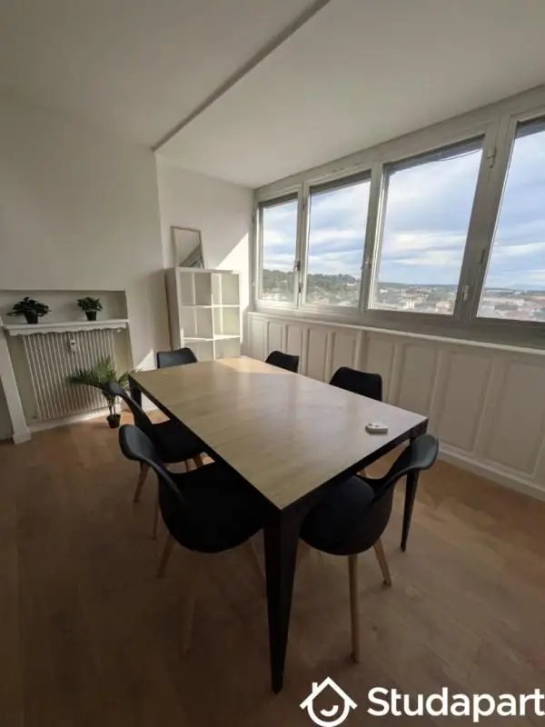 Appartement à louer, 93m², Nîmes