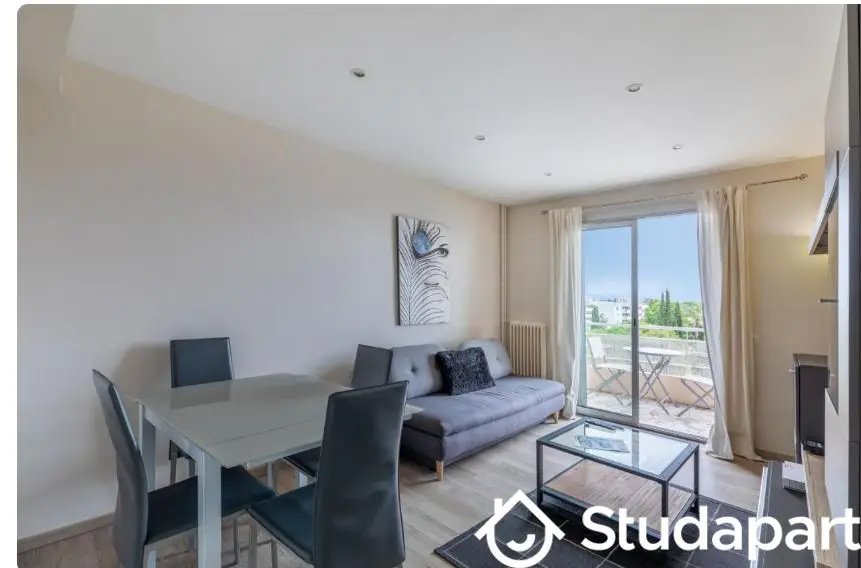 Appartement à louer, 43m², Antibes