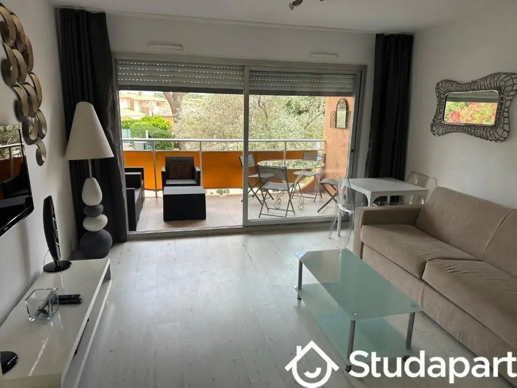 Appartement à louer, 30m², Vallauris